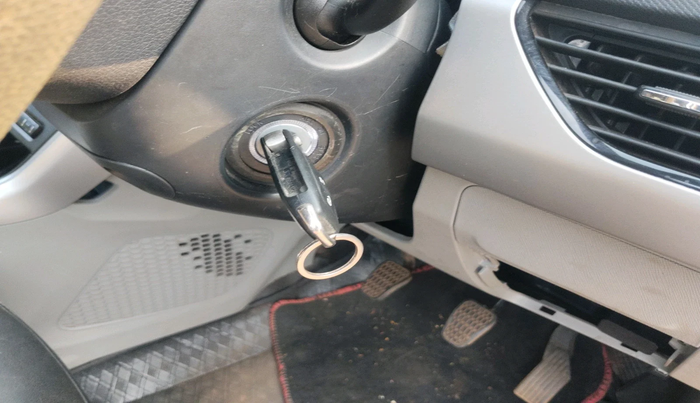 2018 Tata NEXON XM PETROL, Petrol, Manual, 41,537 km, interior