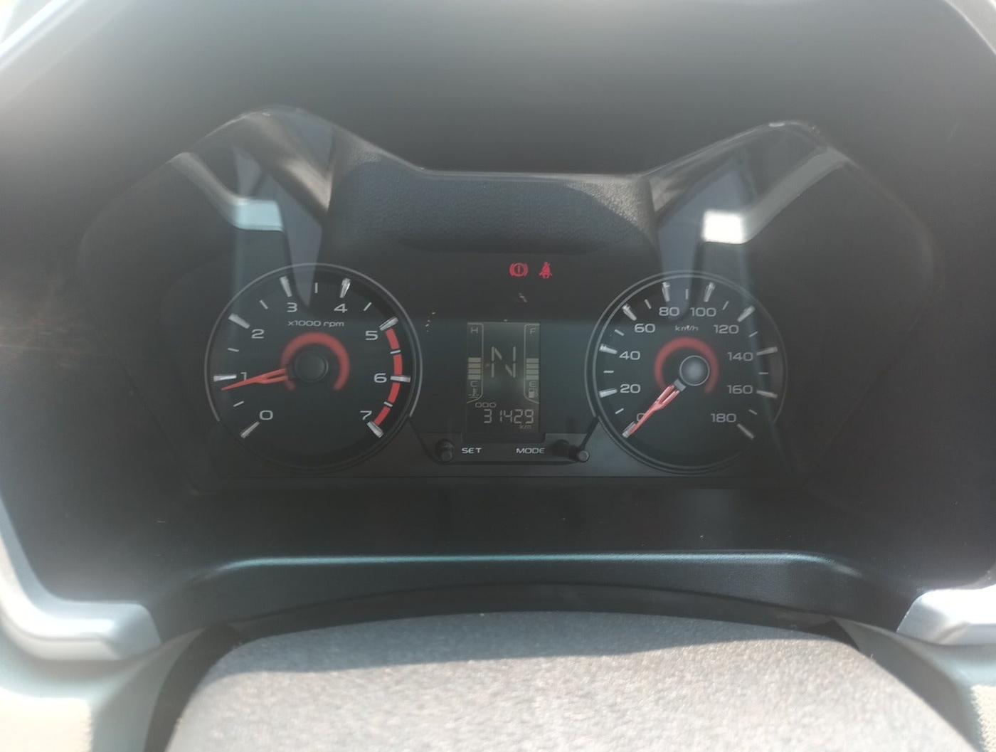 2017 Mahindra Kuv100 K8 6 STR, Petrol, Manual, 31,429 km, interior