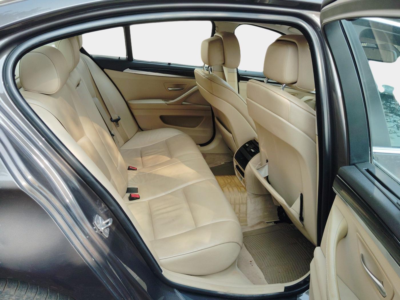2011 BMW 5 Series 520D 2.0, Diesel, Automatic, 88,916 km, interior