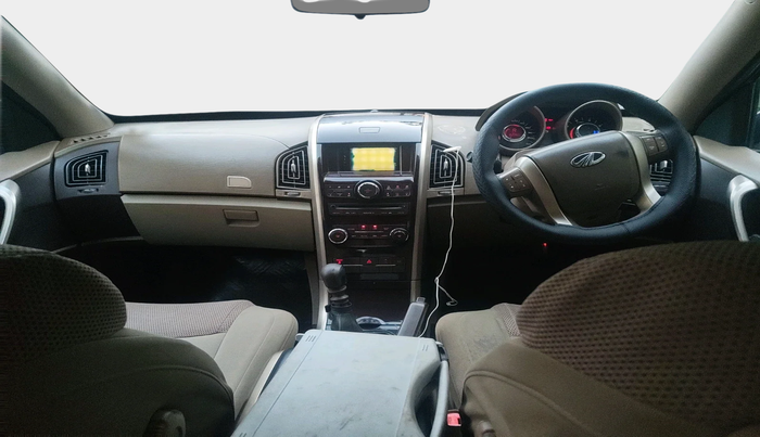 2015 Mahindra XUV500 W6, Diesel, Manual, 1,62,262 km, interior