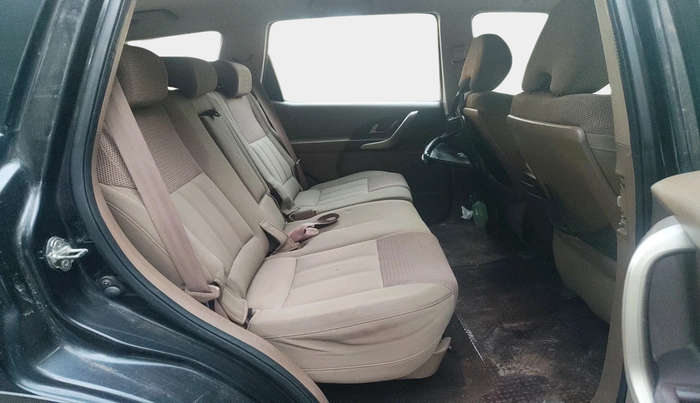 2015 Mahindra XUV500 W6, Diesel, Manual, 1,62,262 km, interior