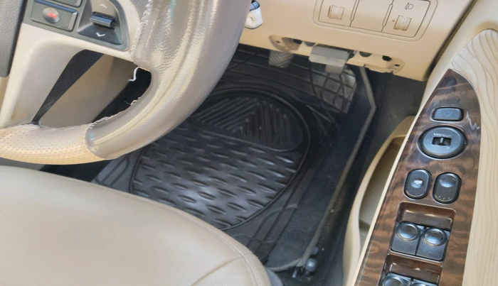 2012 Hyundai Verna FLUIDIC 1.6 CRDI SX, Diesel, Manual, 1,17,820 km, interior