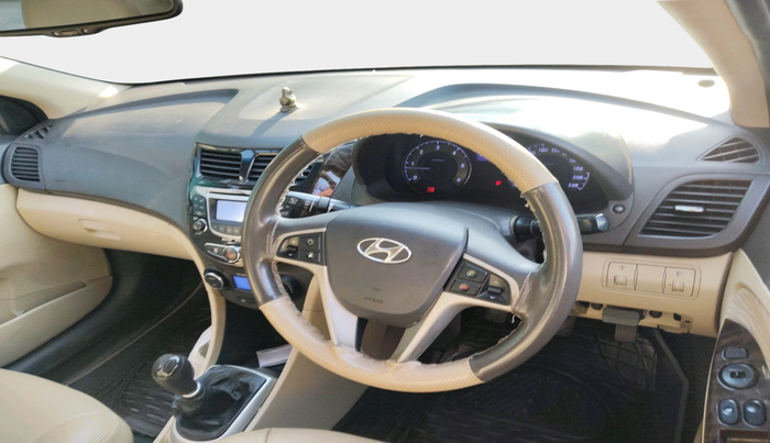 2012 Hyundai Verna FLUIDIC 1.6 CRDI SX, Diesel, Manual, 1,17,820 km, interior