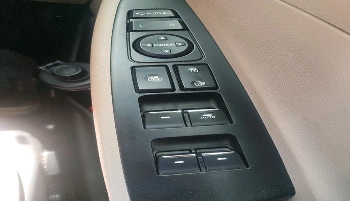 2018 Hyundai Tucson 2WD AT GL PETROL , Petrol, Automatic, 1,32,082 km, interior