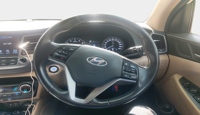 2018 Hyundai Tucson 2WD AT GL PETROL , Petrol, Automatic, 1,32,082 km, interior