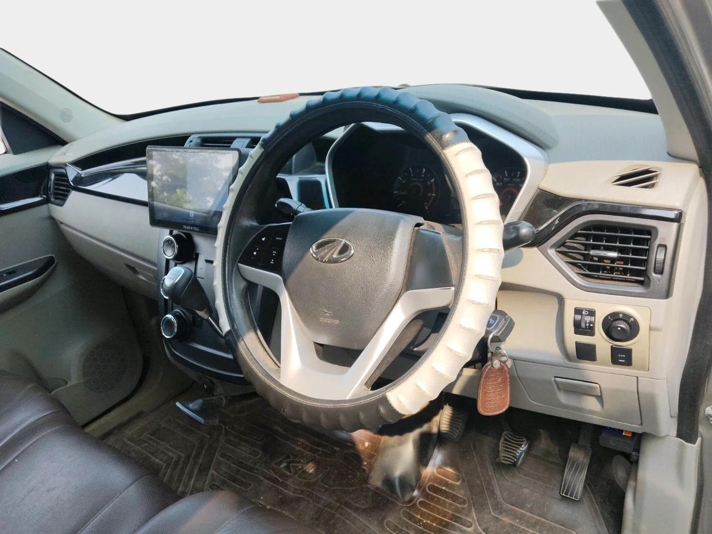 2016 Mahindra Kuv100 K8 6 STR, Petrol, Manual, 90,877 km, interior
