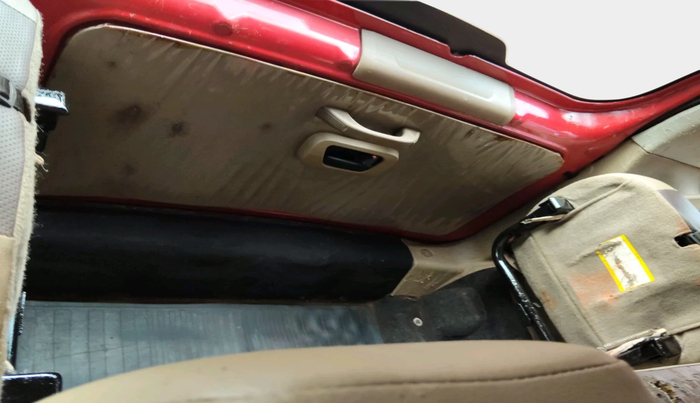 2017 Mahindra TUV300 T4 PLUS, Diesel, Manual, 87,856 km, interior