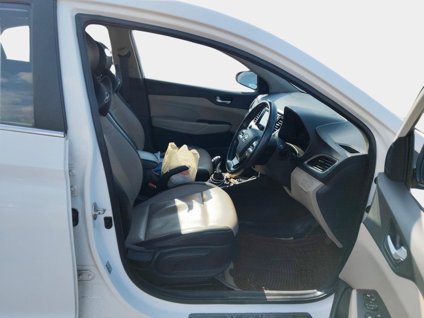 2019 Hyundai Verna 1.6 VTVT SX O, Petrol, Manual, 45,882 km, interior