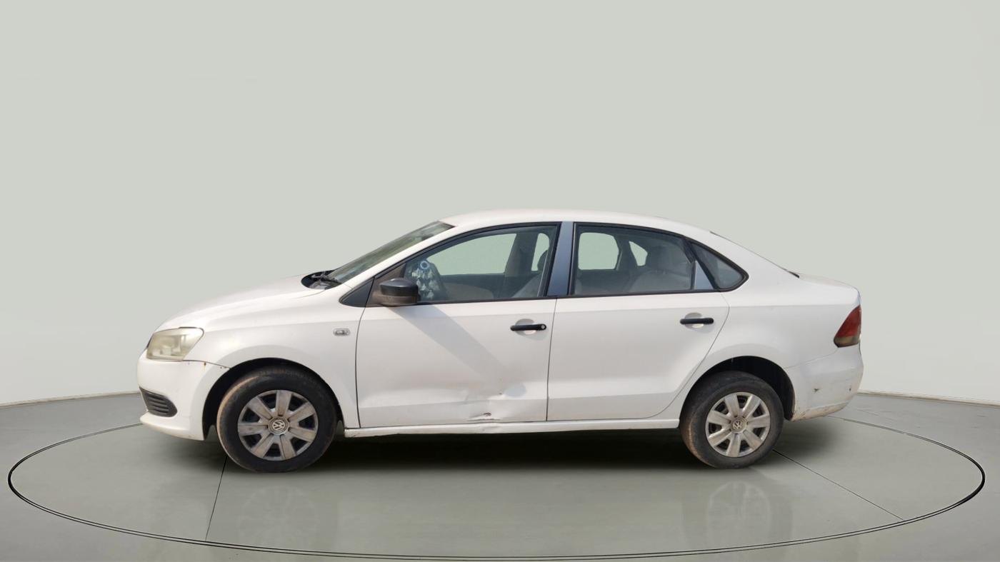 2010 Volkswagen Vento TRENDLINE 1.6, Petrol, Manual, 1,27,522 km, exterior