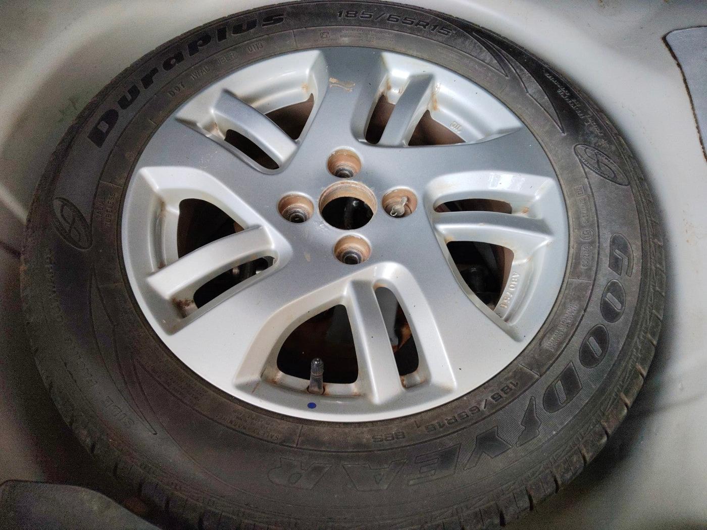 2013 Maruti Swift Dzire ZXI, Petrol, Manual, 90,513 km, tyre