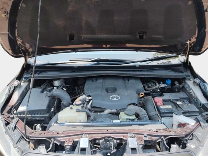 2022 Toyota Innova Crysta 2.4 ZX AT 7 STR, Diesel, Automatic, 38,758 km, exterior