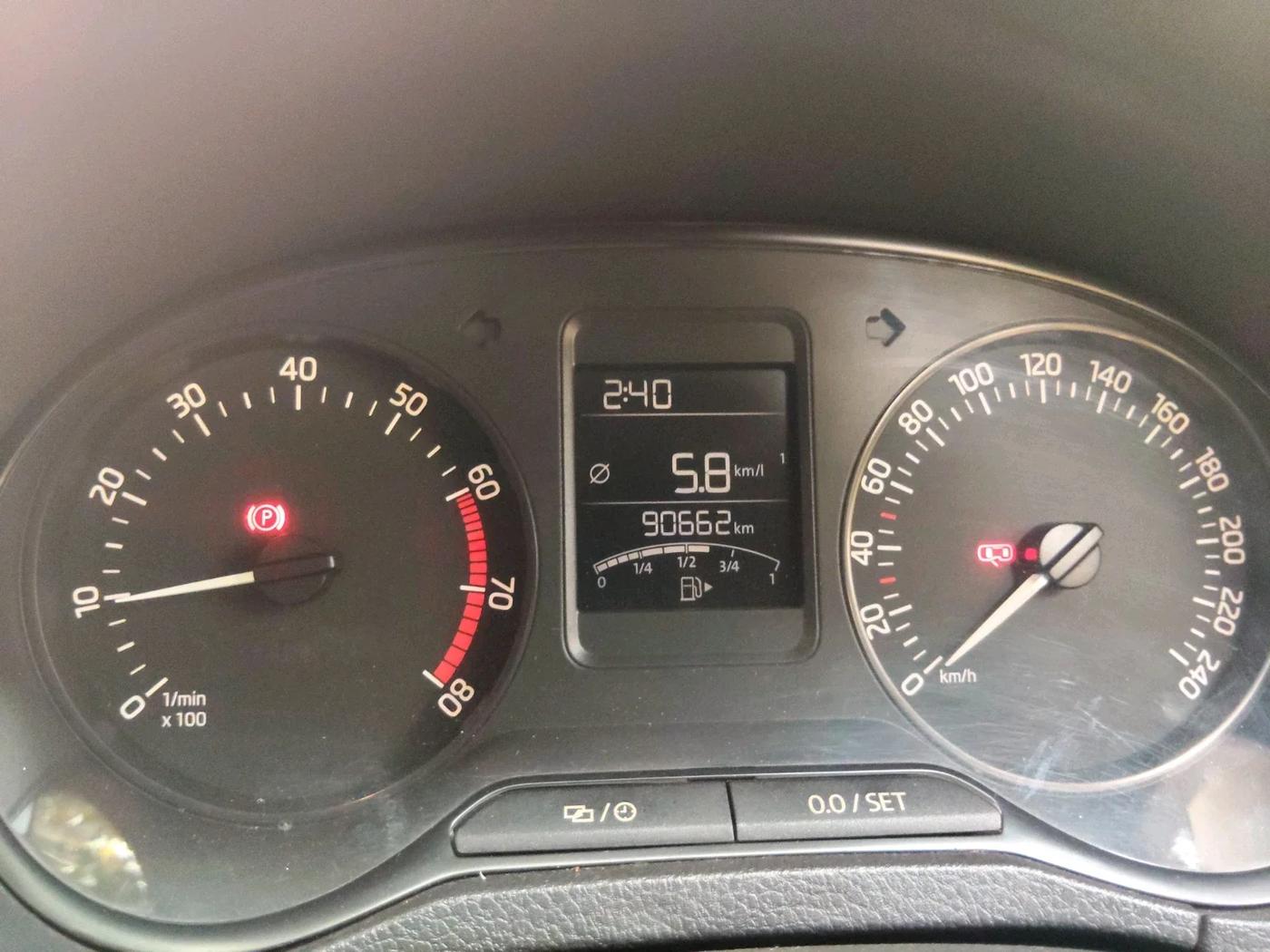 2017 Skoda Rapid STYLE 1.6 MPI, Petrol, Manual, 90,662 km, interior