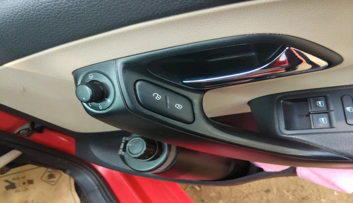 2017 Skoda Rapid STYLE 1.6 MPI, Petrol, Manual, 90,662 km, interior