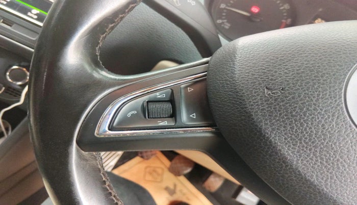 2017 Skoda Rapid STYLE 1.6 MPI, Petrol, Manual, 90,662 km, interior