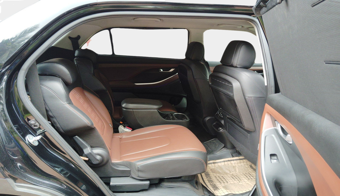2022 Hyundai ALCAZAR 2.0 SIGNATURE (O) AT 6STR, Petrol, Automatic, 32,035 km, interior