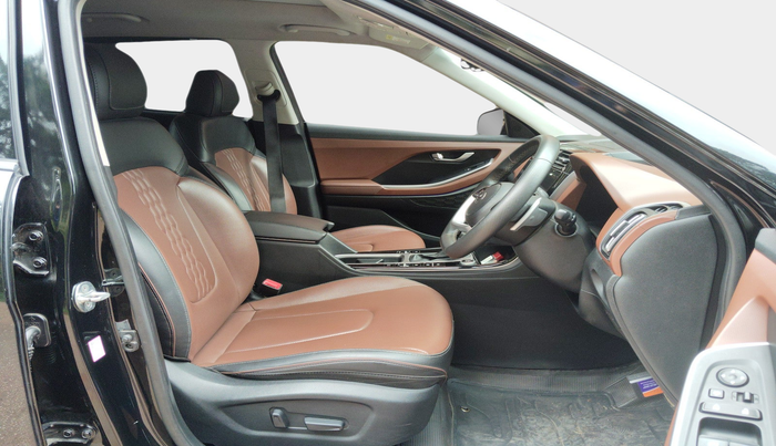 2022 Hyundai ALCAZAR 2.0 SIGNATURE (O) AT 6STR, Petrol, Automatic, 32,035 km, interior