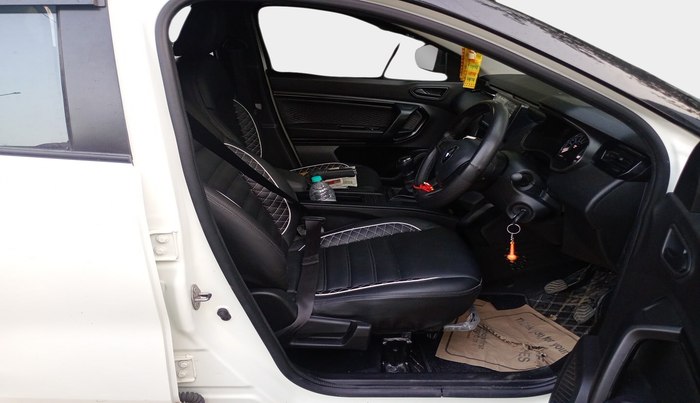 2024 Renault Kiger RXL MT, Petrol, Manual, 25,228 km, interior