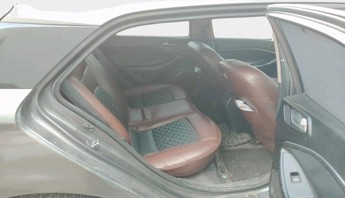 2016 Hyundai Elite i20 SPORTZ 1.2, CNG, Manual, 1,03,305 km, interior