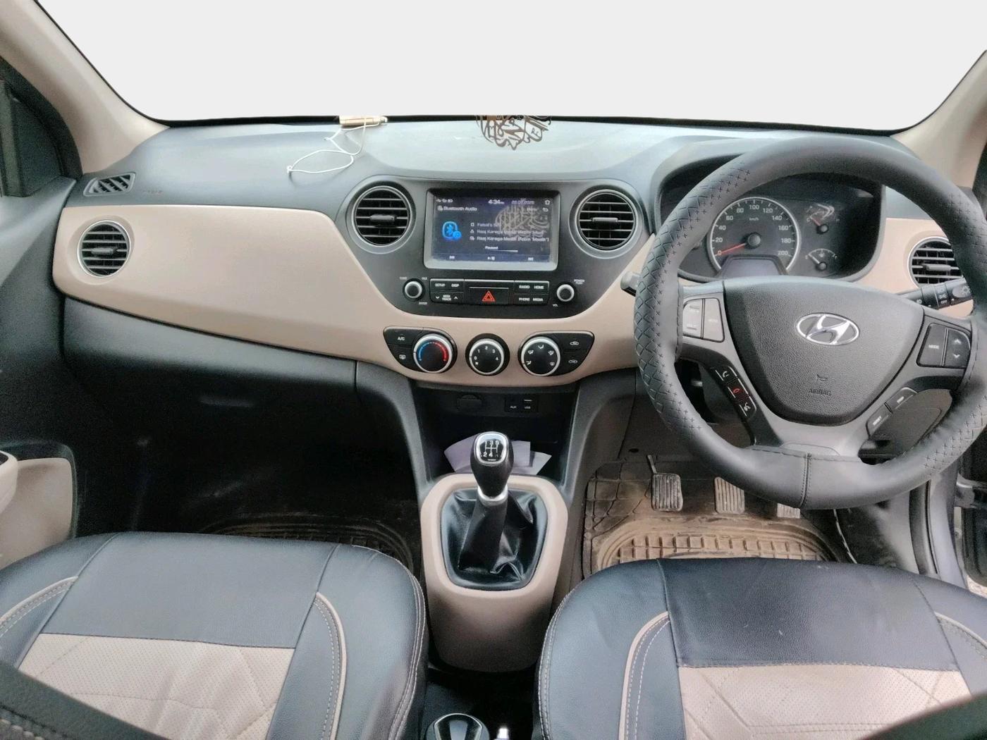 2018 Hyundai Grand i10 SPORTZ 1.2 KAPPA VTVT, Petrol, Manual, 72,750 km, interior