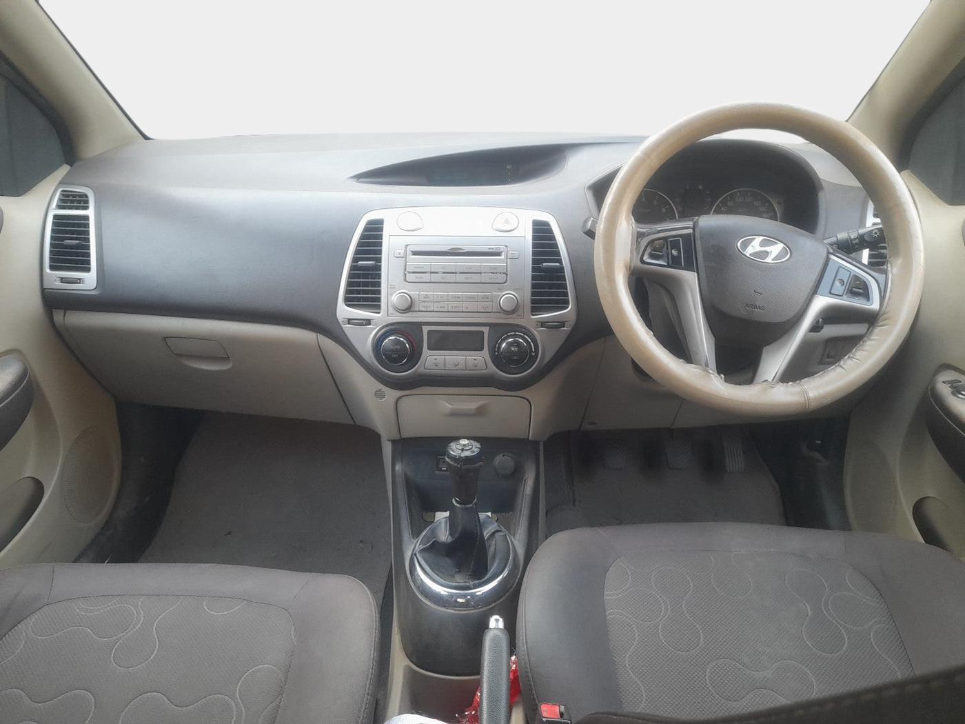 2010 Hyundai i20 MAGNA 1.2, Petrol, Manual, 1,44,194 km, interior