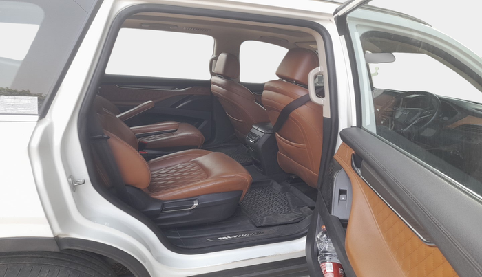 2021 MG GLOSTER SHARP 6 STR 2.0 TWIN TURBO 4WD, Diesel, Automatic, 77,434 km, interior