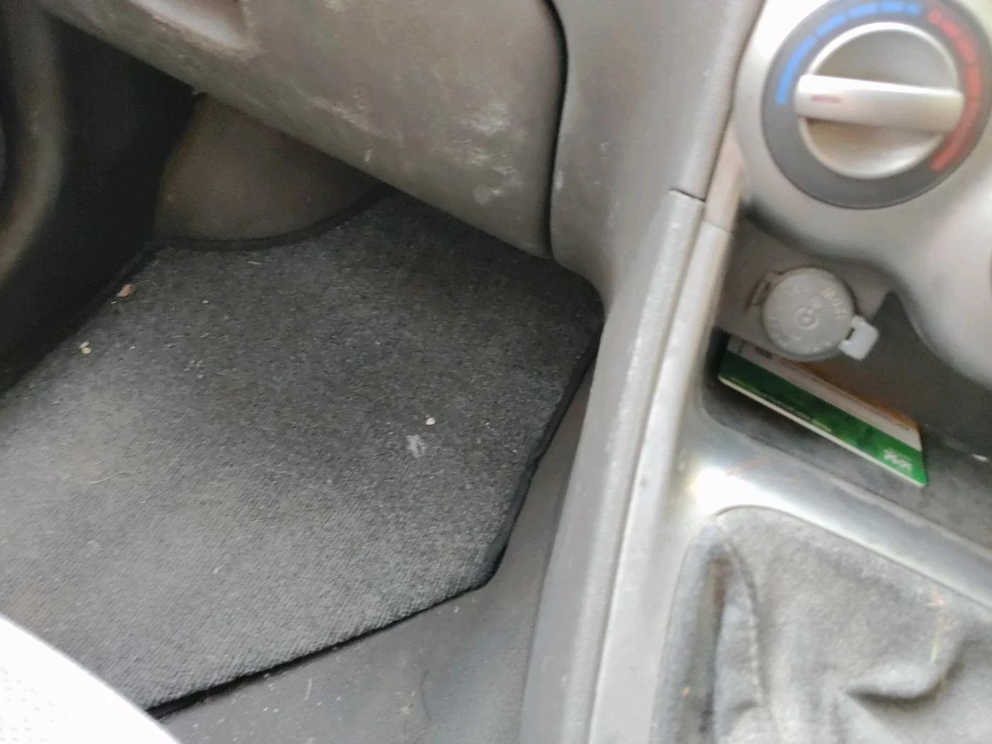 2011 Hyundai i10 ERA 1.1, Petrol, Manual, 75,205 km, interior