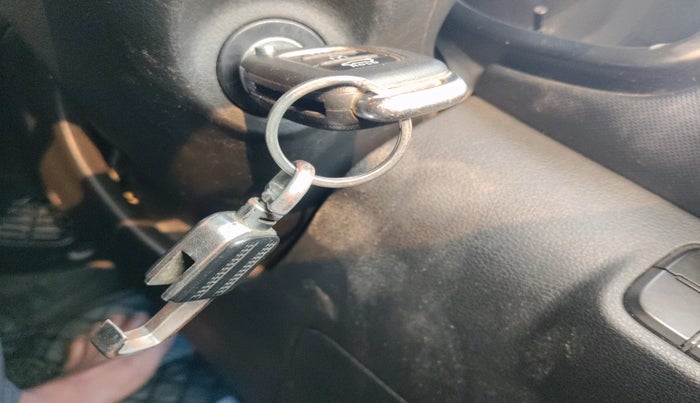 2020 Hyundai VENUE SX 1.0 TURBO, Petrol, Manual, 73,232 km, interior