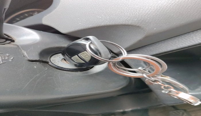 2011 Maruti Wagon R 1.0 VXI, Petrol, Manual, 84,861 km, interior