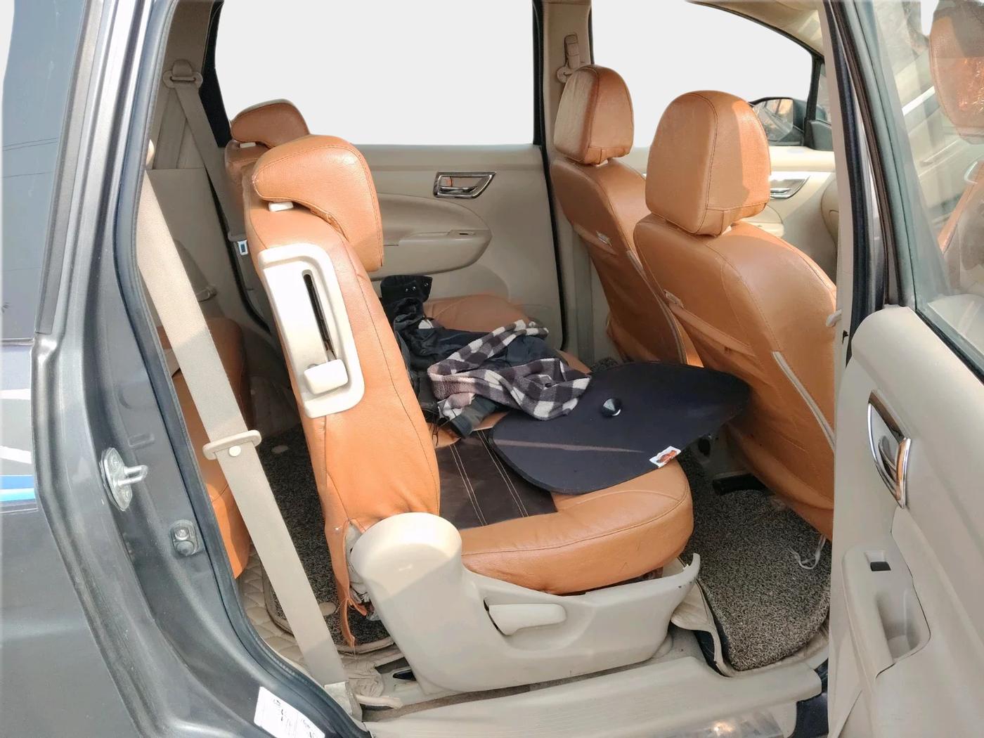 2016 Maruti Ertiga VXI CNG, CNG, Manual, 74,751 km, interior