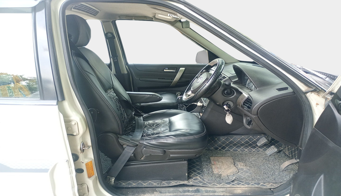 2016 Tata Safari Storme 2.2 VX 4X2, Diesel, Manual, 2,95,081 km, interior