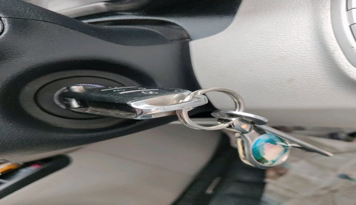 2024 Mahindra XUV300 W4 1.2 PETROL, Petrol, Manual, 41,591 km, interior