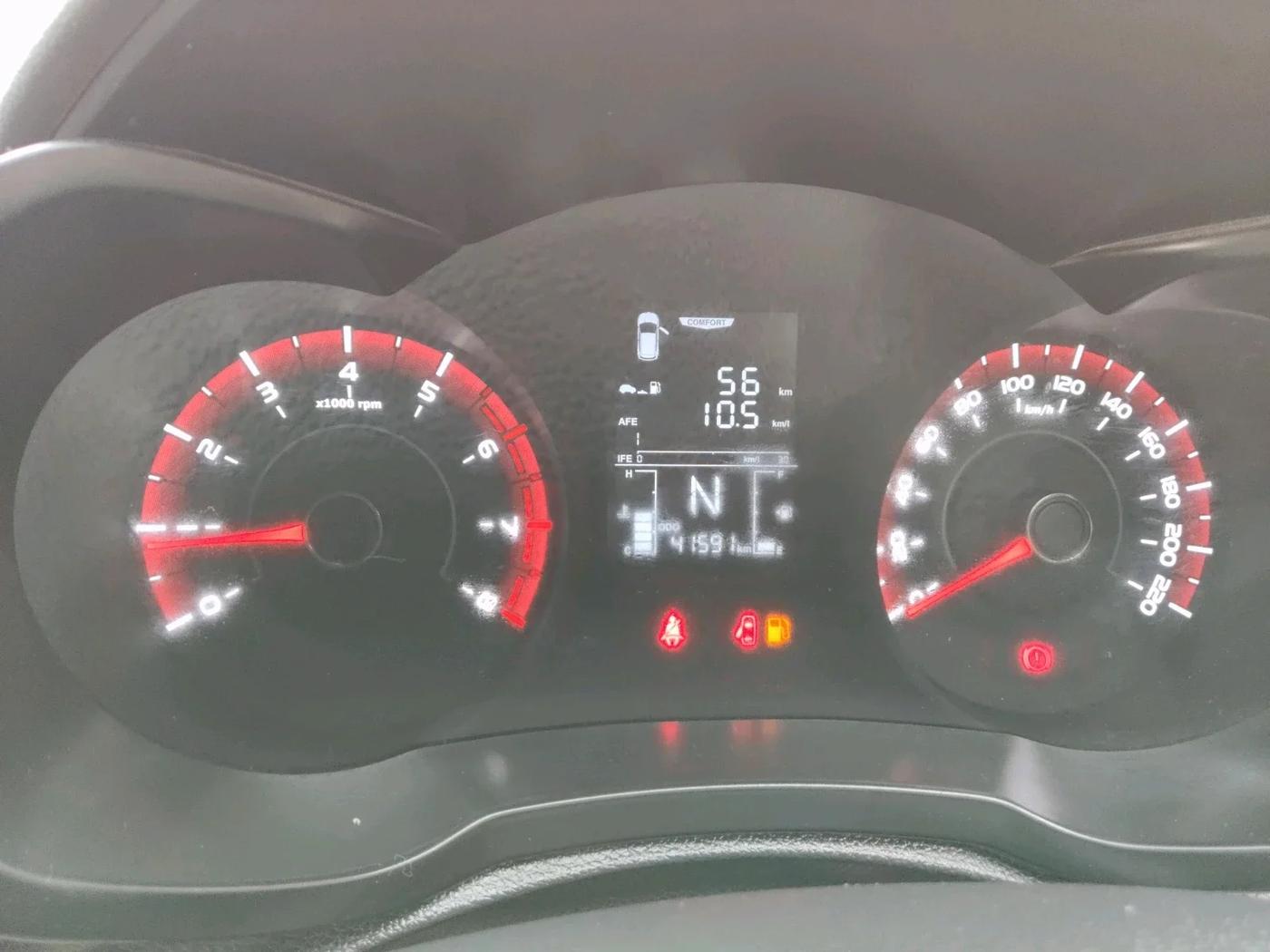 2024 Mahindra XUV300 W4 1.2 PETROL, Petrol, Manual, 7,20,000 km, interior