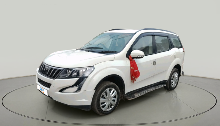 2016 Mahindra XUV500 W6, Diesel, Manual, 1,84,988 km, exterior