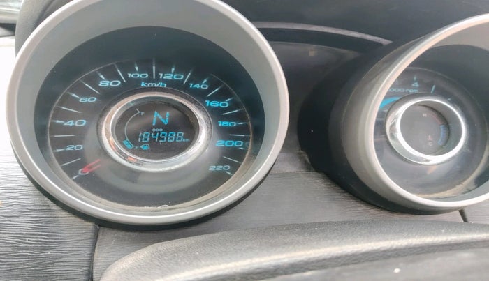 2016 Mahindra XUV500 W6, Diesel, Manual, 1,84,988 km, interior