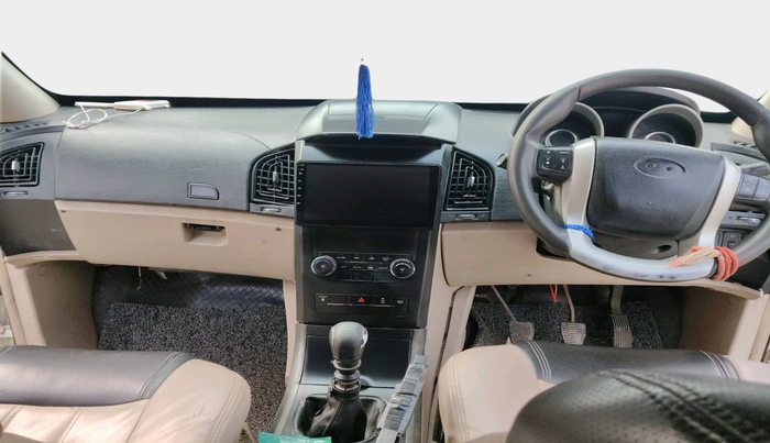 2016 Mahindra XUV500 W6, Diesel, Manual, 1,84,988 km, interior