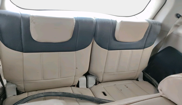 2016 Mahindra XUV500 W6, Diesel, Manual, 1,84,988 km, interior