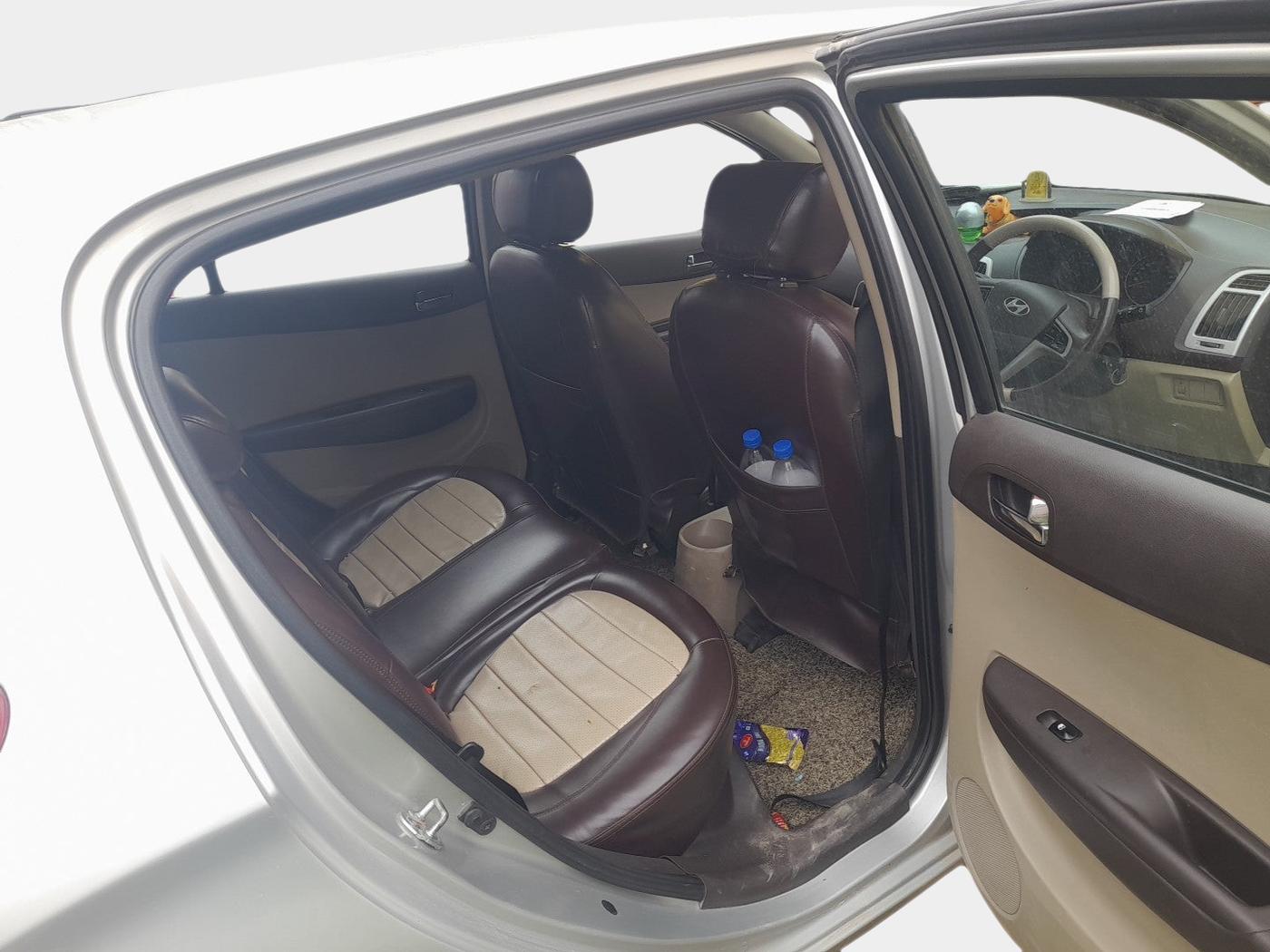 2012 Hyundai i20 SPORTZ 1.2, Petrol, Manual, 37,638 km, interior