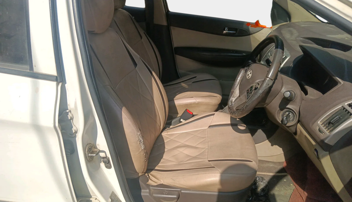 2011 Hyundai i20 SPORTZ (O) 1.2, Petrol, Manual, 57,280 km, interior