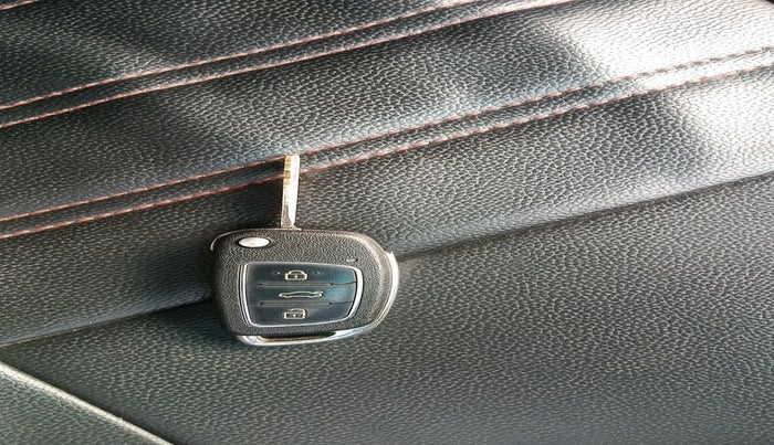 2011 Hyundai i10 MAGNA 1.1, Petrol, Manual, 1,00,000 km, interior