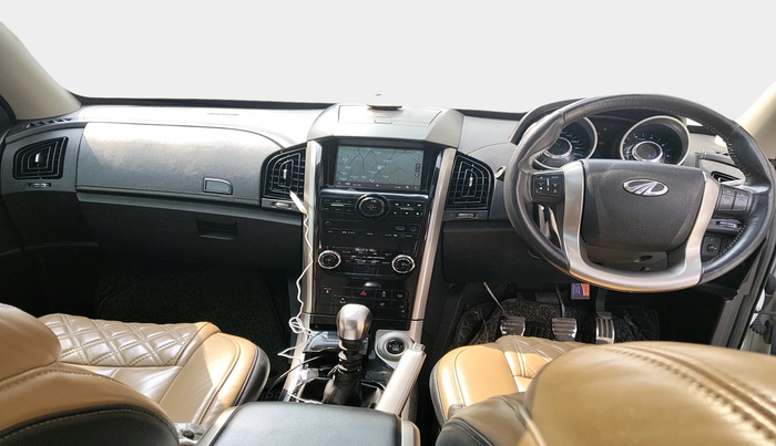 2019 Mahindra XUV500 W11, Diesel, Manual, 71,289 km, interior