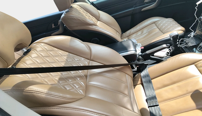 2019 Mahindra XUV500 W11, Diesel, Manual, 71,289 km, interior