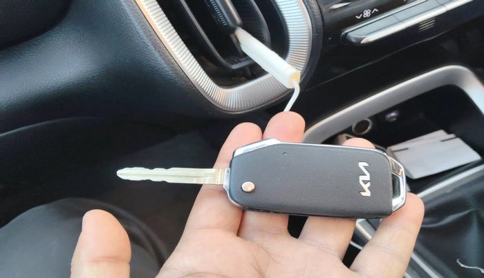 2024 KIA SONET HTK (O) 1.2 Petrol MT, Petrol, Manual, 14,817 km, interior