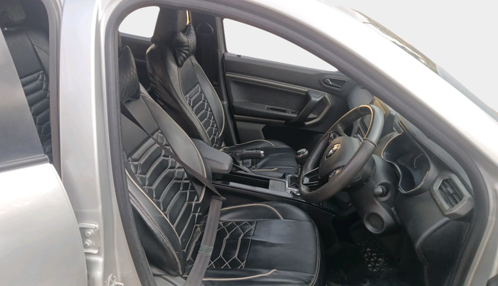 2021 Renault Kiger RXZ MT, Petrol, Manual, 42,365 km, interior