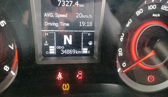 2022 Mahindra XUV300 W8 (O) 1.2 PETROL, Petrol, Manual, 34,869 km, interior