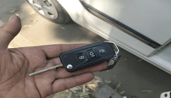 2021 Tata Tiago XT PETROL, Petrol, Manual, 66,946 km, interior