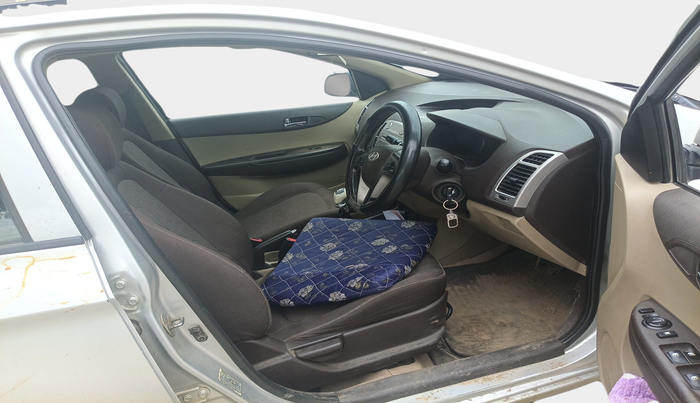 2010 Hyundai i20 SPORTZ 1.2, Petrol, Manual, 1,30,809 km, interior
