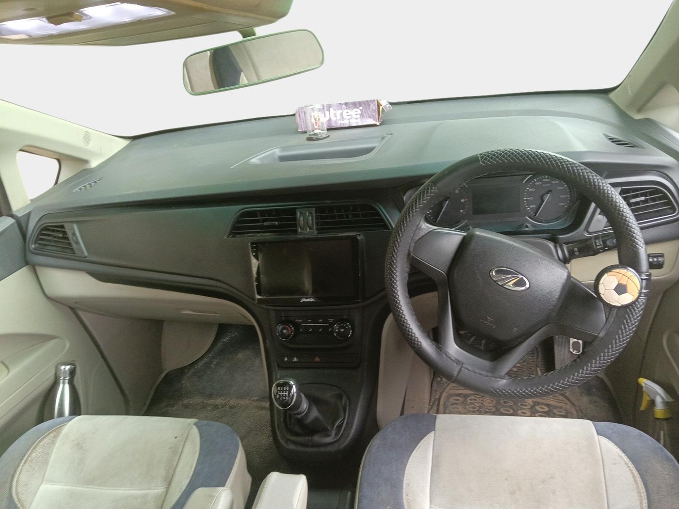 2018 Mahindra MARAZZO M4 8 STR, Diesel, Manual, 68,849 km, interior