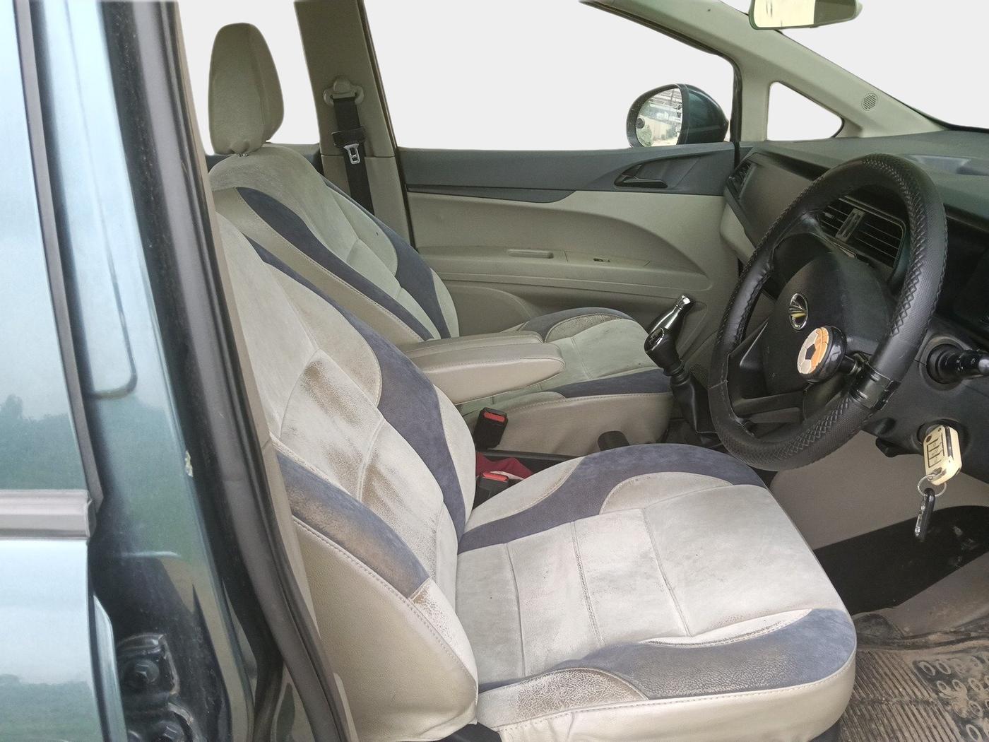 2018 Mahindra MARAZZO M4 8 STR, Diesel, Manual, 68,849 km, interior