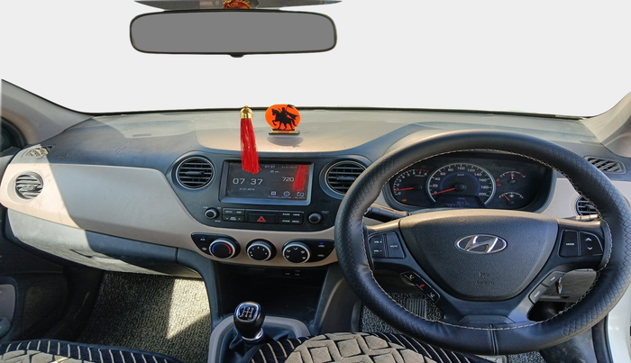 2018 Hyundai Grand i10 SPORTZ 1.2 KAPPA VTVT, Petrol, Manual, 75,400 km, interior