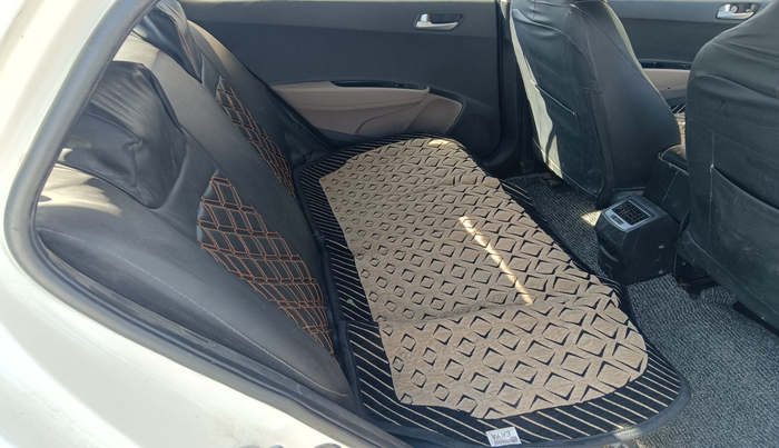 2018 Hyundai Grand i10 SPORTZ 1.2 KAPPA VTVT, Petrol, Manual, 75,400 km, interior